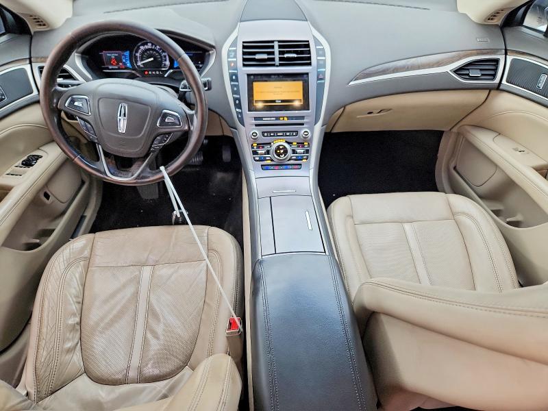 Photo 8 from auction – 2017 LINCOLN MKZ with VIN 3LN6L5MU1HR608922
