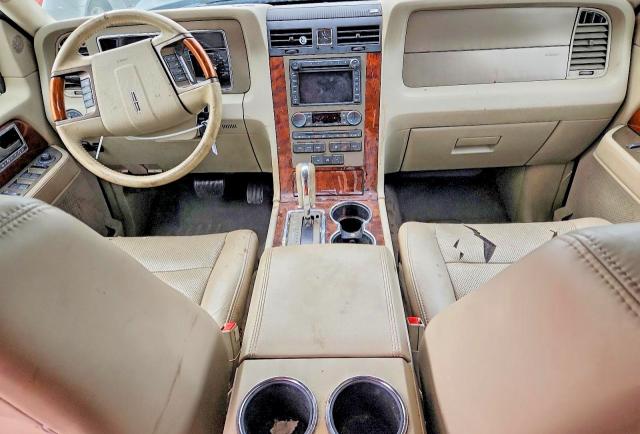 Photo 8 from auction – 2014 LINCOLN NAVIGATOR with VIN 5LMJJ3J52EEL03216