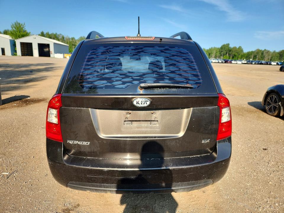 Foto 6 de la subasta – 2009 KIA RONDO con VIN KNAFG528697294124