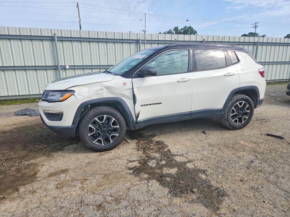 JEEP COMPASS 2021 with VIN 3C4NJDDB4MT571733 - Photo from auction