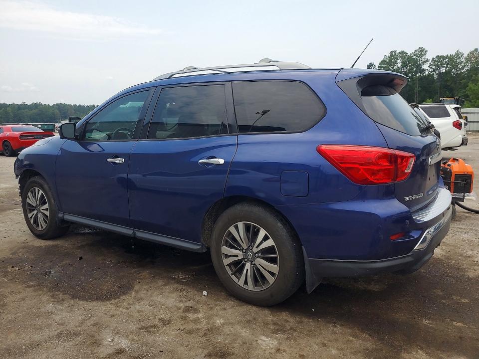 Photo 2 from auction – 2017 NISSAN PATHFINDER with VIN 5N1DR2MN5HC608725
