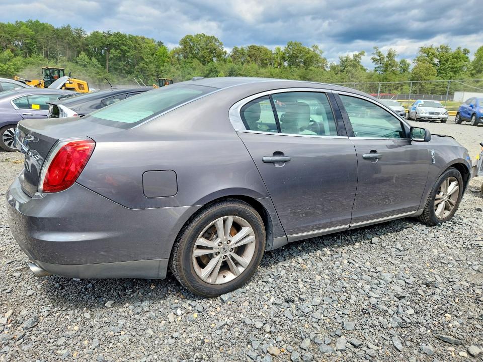 Photo 3 from auction – 2011 LINCOLN MKS with VIN 1LNHL9DR3BG607748