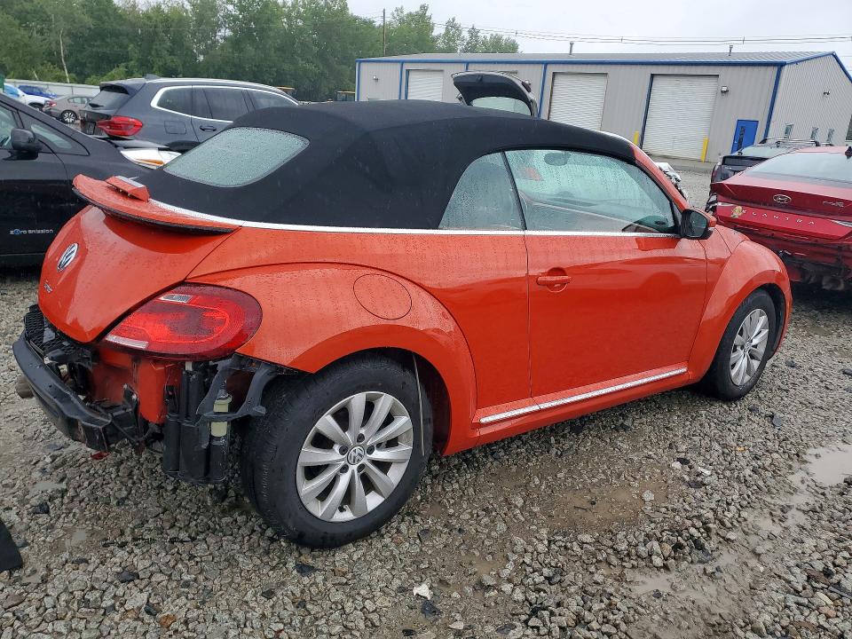 Photo 3 from auction – 2018 VOLKSWAGEN BEETLE with VIN 3VW5DAAT6JM502368
