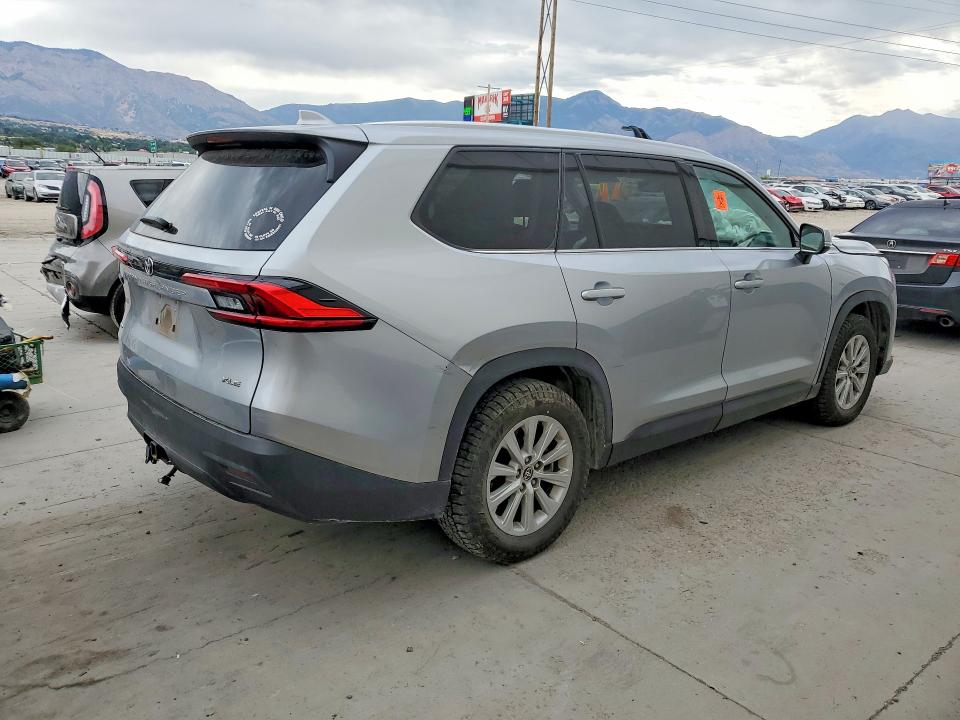 Photo 3 from auction – 2024 TOYOTA GRAND HIGHLANDER with VIN 5TDAAAB58RS050865