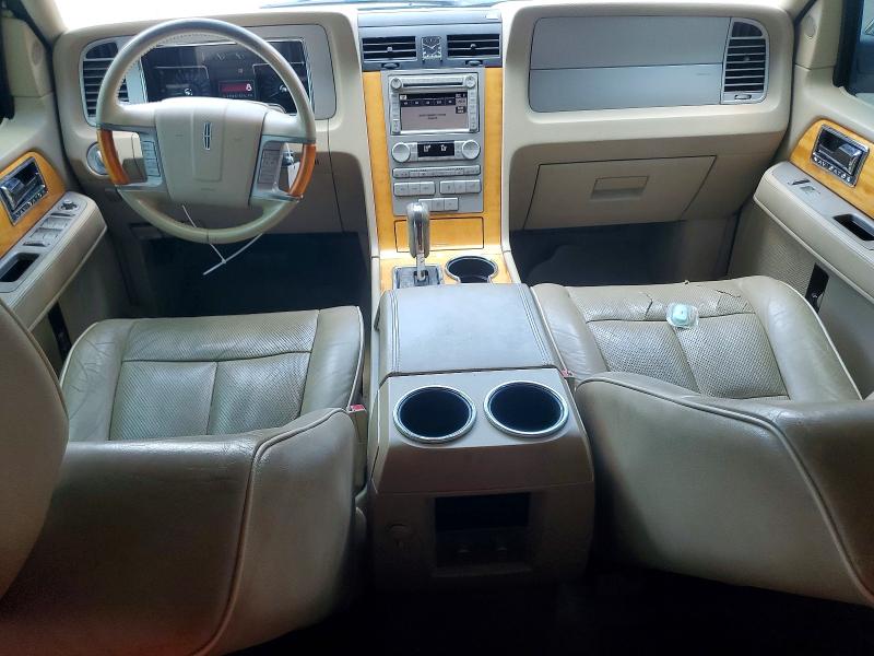 Photo 8 from auction – 2007 LINCOLN NAVIGATOR with VIN 5LMFL285X7LJ24176
