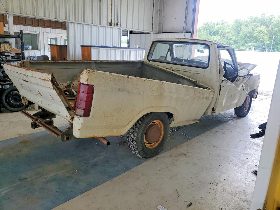 Photo 3 from auction – 1982 FORD F150 with VIN 1FTEF15E2CNA38383