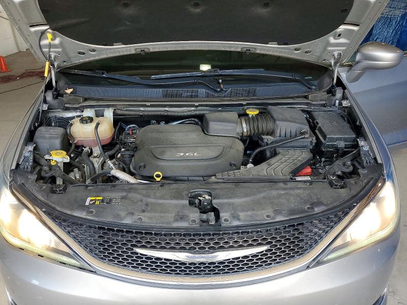 Photo 12 from auction – 2017 CHRYSLER PACIFICA with VIN 2C4RC1BG5HR795059