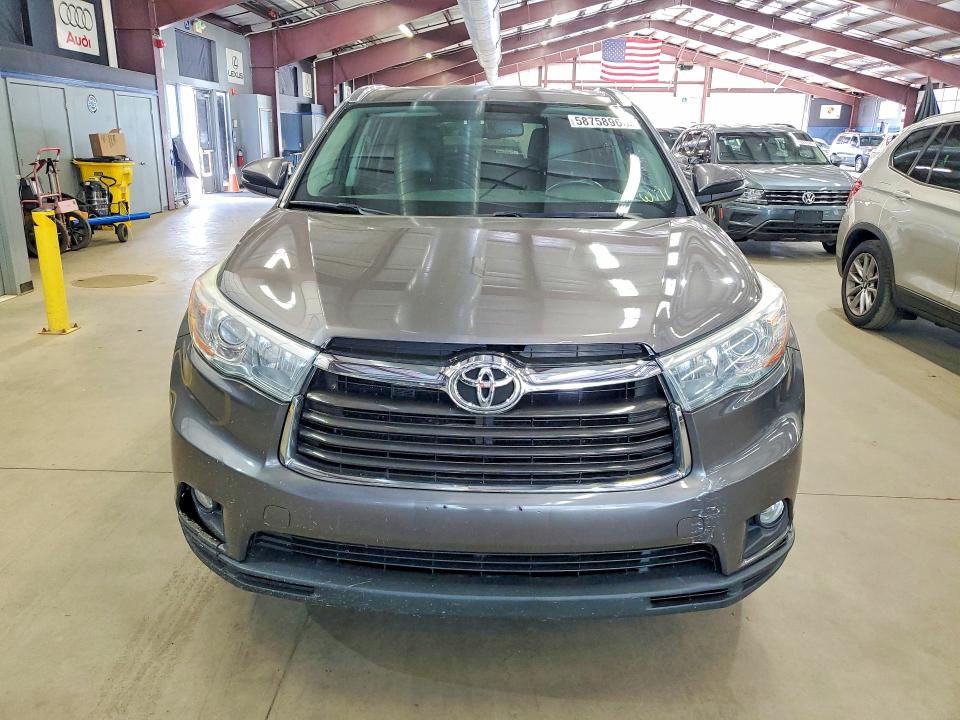 Photo 5 from auction – 2016 TOYOTA HIGHLANDER with VIN 5TDJKRFH8GS277521