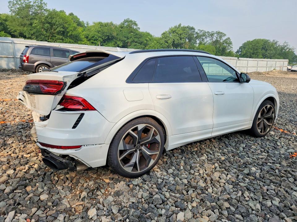 Photo 3 from auction – 2022 AUDI RS Q8 with VIN WU1ARBF16ND012596