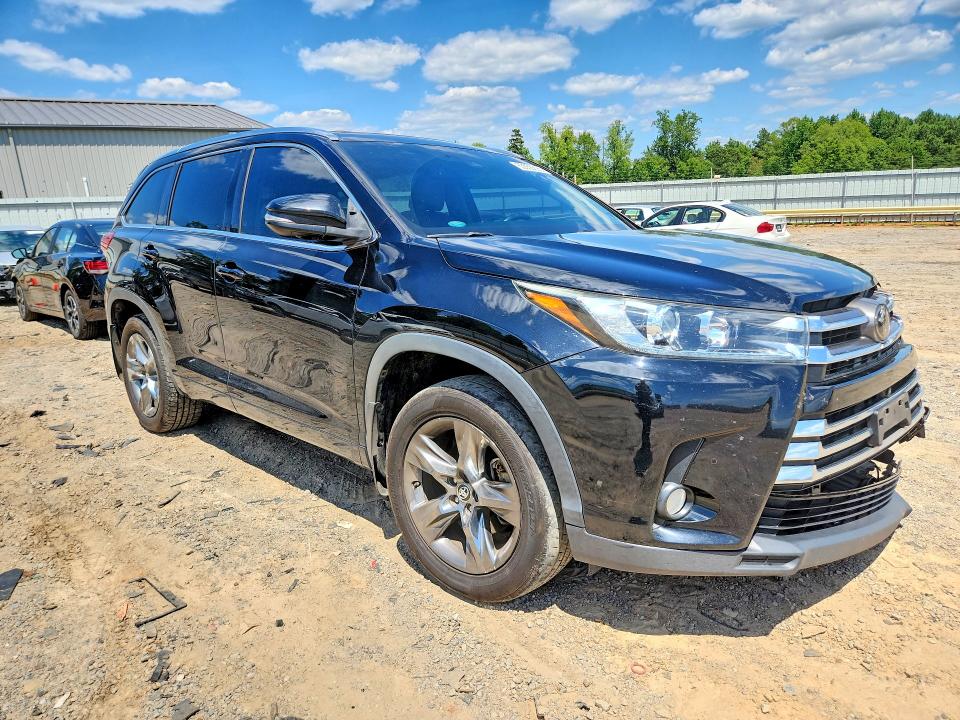 Photo 4 from auction – 2018 TOYOTA HIGHLANDER with VIN 5TDDZRFH8JS808717