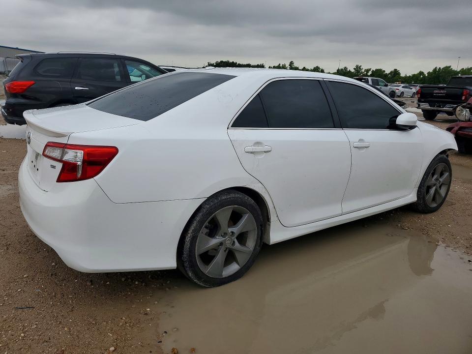 Photo 3 from auction – 2014 TOYOTA CAMRY with VIN 4T1BK1FK0EU550926