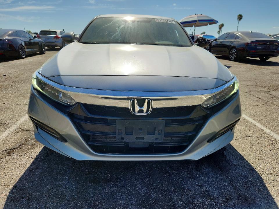 Photo 5 from auction – 2018 HONDA ACCORD with VIN 1HGCV1F48JA073936