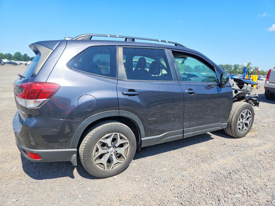 Photo 3 from auction – 2019 SUBARU FORESTER with VIN JF2SKAGC2KH435195