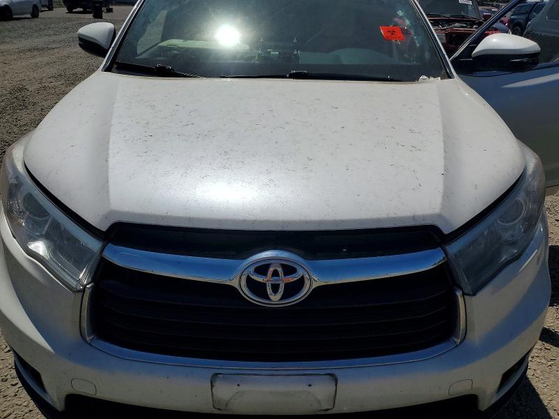 Photo 11 from auction – 2015 TOYOTA HIGHLANDER with VIN 5TDZKRFH0FS060031