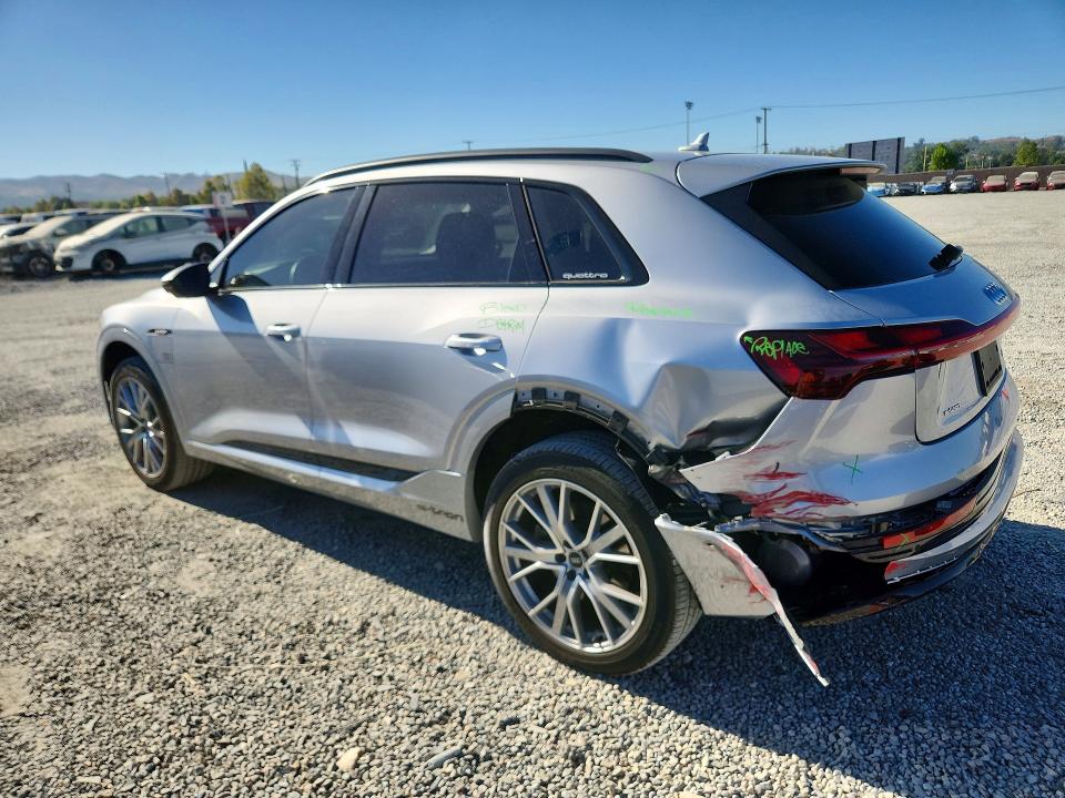 Photo 2 from auction – 2021 AUDI E-TRON with VIN WA1VABGEXMB010720