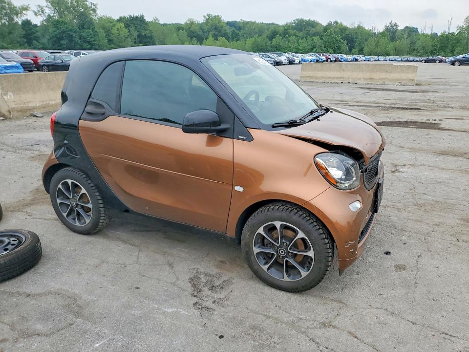Foto 4 de la subasta – 2016 SMART FORTWO con VIN WMEFJ5DA1GK052308