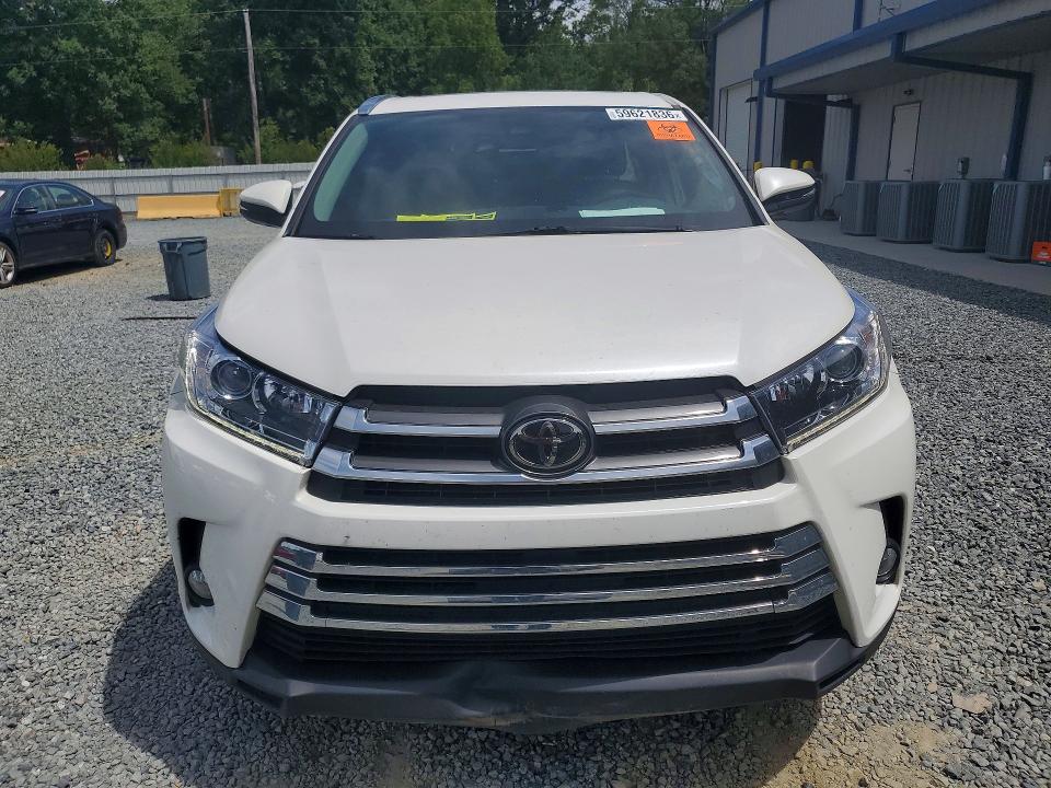 Photo 5 from auction – 2018 TOYOTA HIGHLANDER with VIN 5TDDZRFH3JS882353