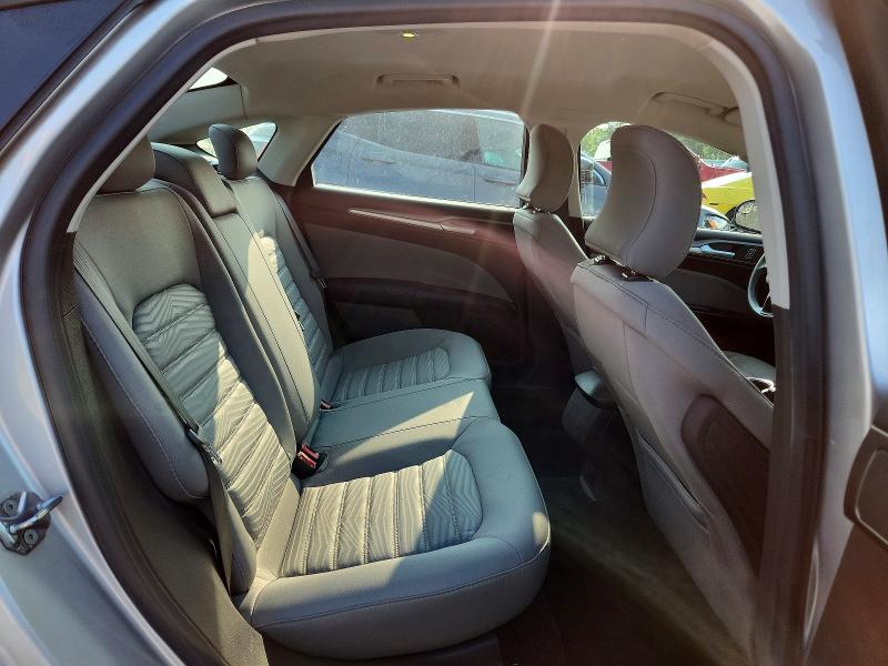 Photo 10 from auction – 2016 FORD FUSION with VIN 3FA6P0G77GR312941