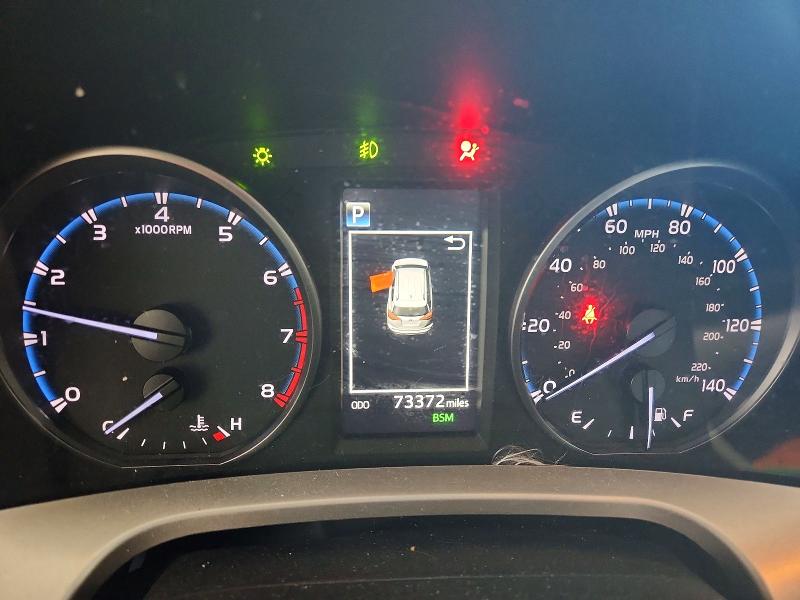 Photo 9 from auction – 2018 TOYOTA RAV4 with VIN JTMRFREV6JJ245556