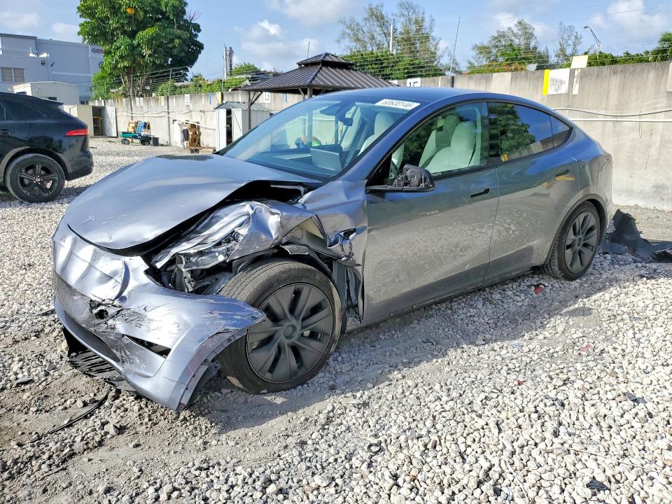 TESLA MODEL Y 2024 with VIN 7SAYGAEE4RF209879 - Photo from auction