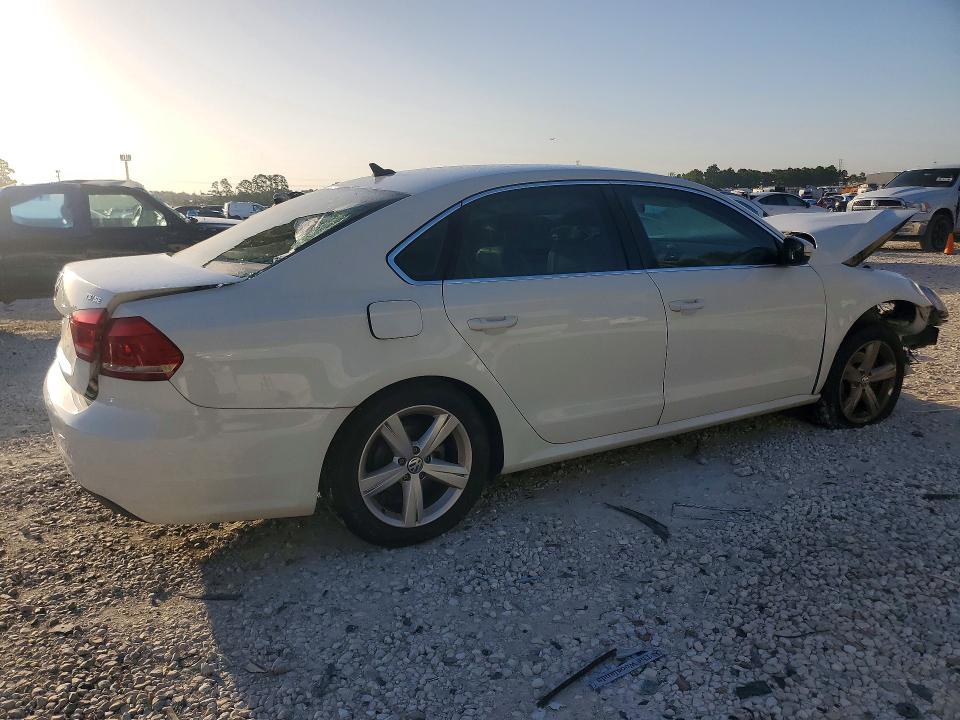 Photo 3 from auction – 2014 VOLKSWAGEN PASSAT with VIN 1VWBS7A37EC116657