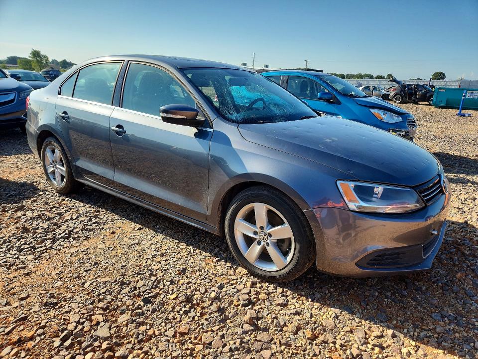 Photo 4 from auction – 2014 VOLKSWAGEN JETTA with VIN 3VWLL7AJ1EM398602