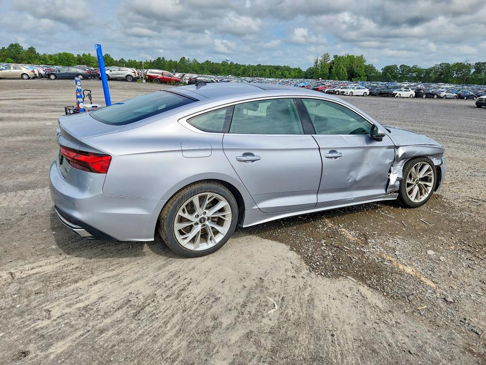 Photo 3 from auction – 2021 AUDI A5 with VIN WAUABCF58MA063203