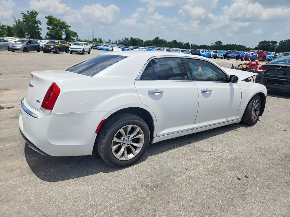 Photo 3 from auction – 2015 CHRYSLER 300 with VIN 2C3CCAAG6FH769245