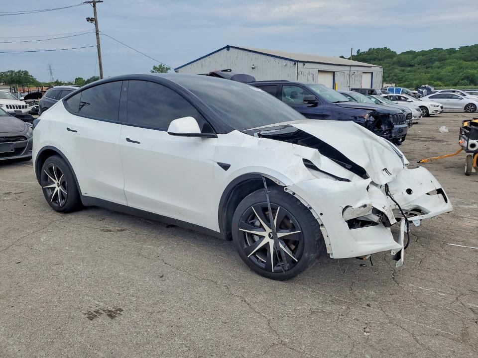 Photo 4 from auction – 2016 TESLA MODEL Y with VIN 5YJYGDEE4MF076015