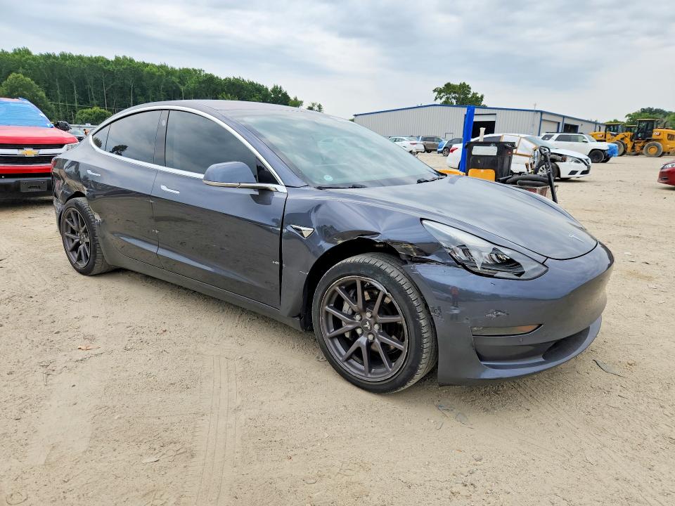 Photo 4 from auction – 2019 TESLA MODEL 3 with VIN 5YJ3E1EAXKF313552