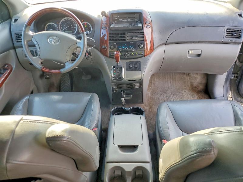 Photo 8 from auction – 2005 TOYOTA SIENNA with VIN 5TDBA22C75S031341