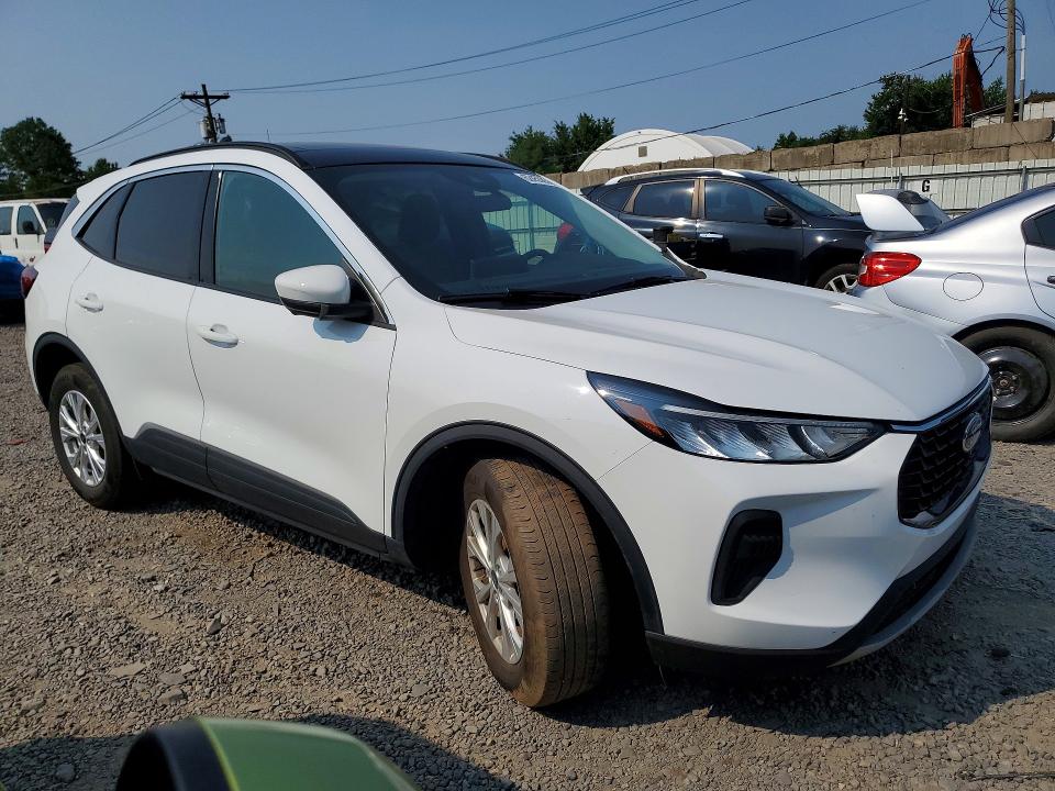 Foto 4 de la subasta – 2023 FORD ESCAPE con VIN 1FMCU9GN8PUB24202
