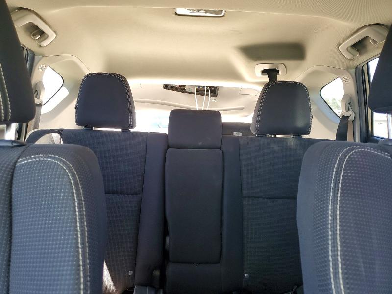 Photo 10 from auction – 2018 TOYOTA RAV4 with VIN 2T3RFREV8JW851653