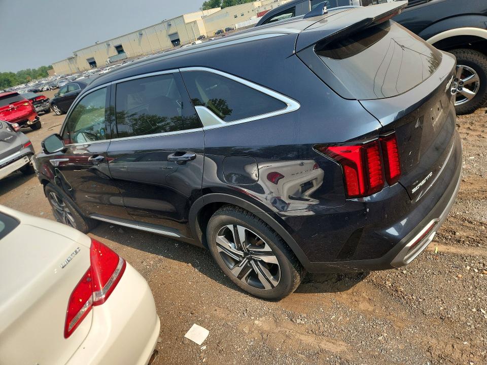 Photo 2 from auction – 2023 KIA SORENTO with VIN KNDRHDLGXP5173117