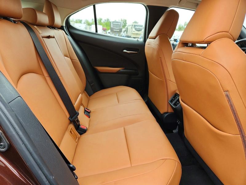 Photo 10 from auction – 2019 LEXUS UX with VIN JTHU9JBHXK2019760