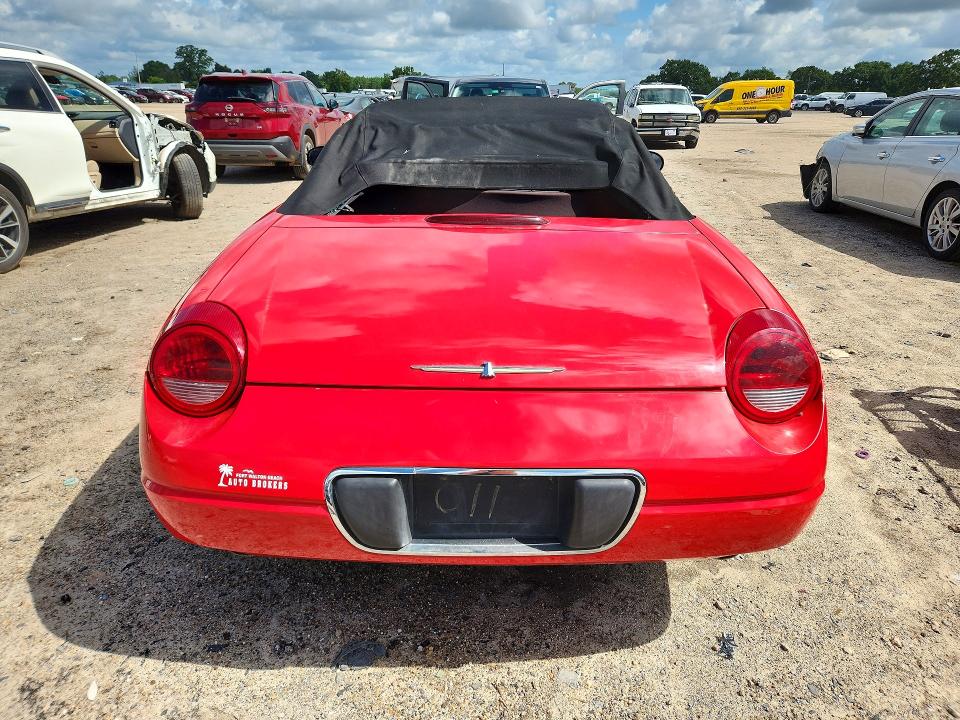 Photo 6 from auction – 2005 FORD THUNDERBIRD with VIN 1FAHP60A05Y107011