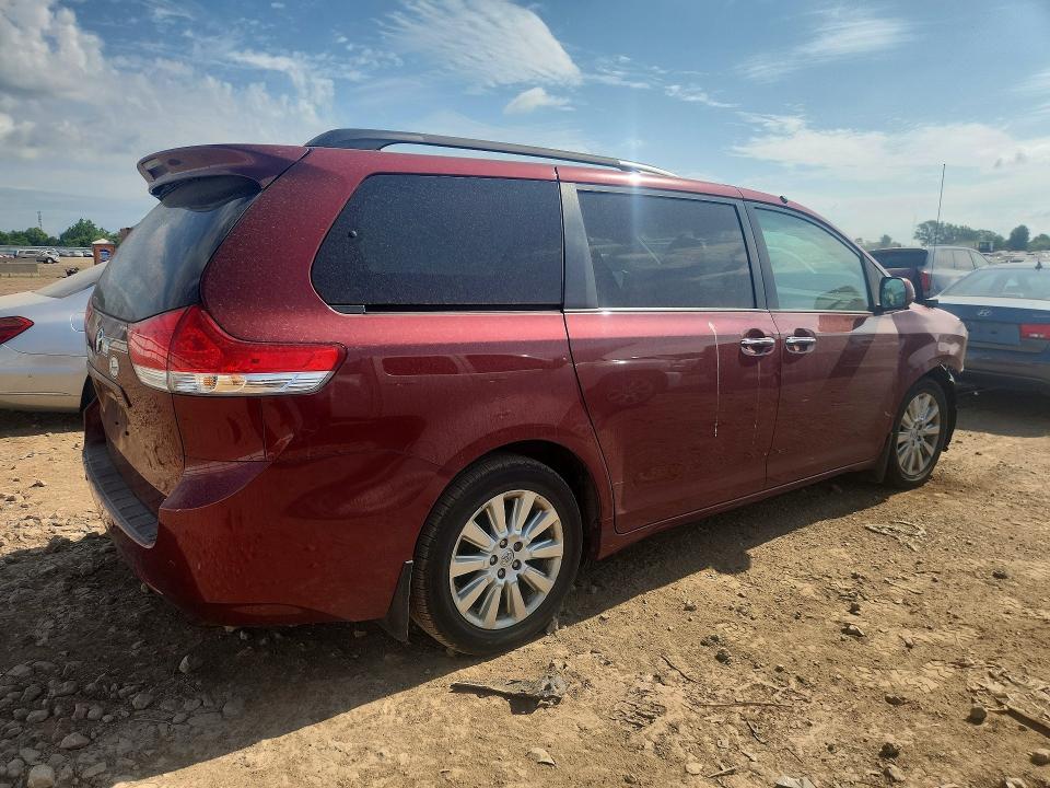 Photo 3 from auction – 2014 TOYOTA SIENNA with VIN 5TDDK3DC1ES080625