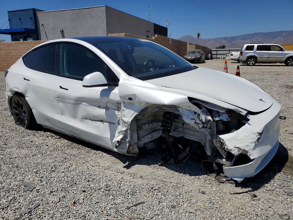 Photo 4 from auction – 2021 TESLA MODEL Y with VIN 5YJYGDEE5MF285621