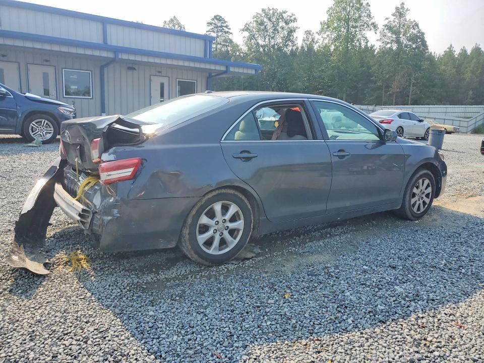 Photo 3 from auction – 2011 TOYOTA CAMRY with VIN 4T1BF3EK1BU773621