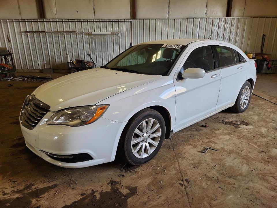 CHRYSLER 200 2014 with VIN 1C3CCBAB9EN184921 - Photo from auction