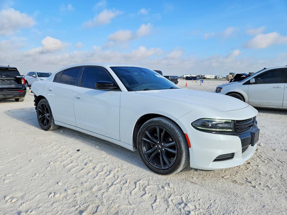 Photo 4 from auction – 2018 DODGE CHARGER with VIN 2C3CDXBG1JH143951