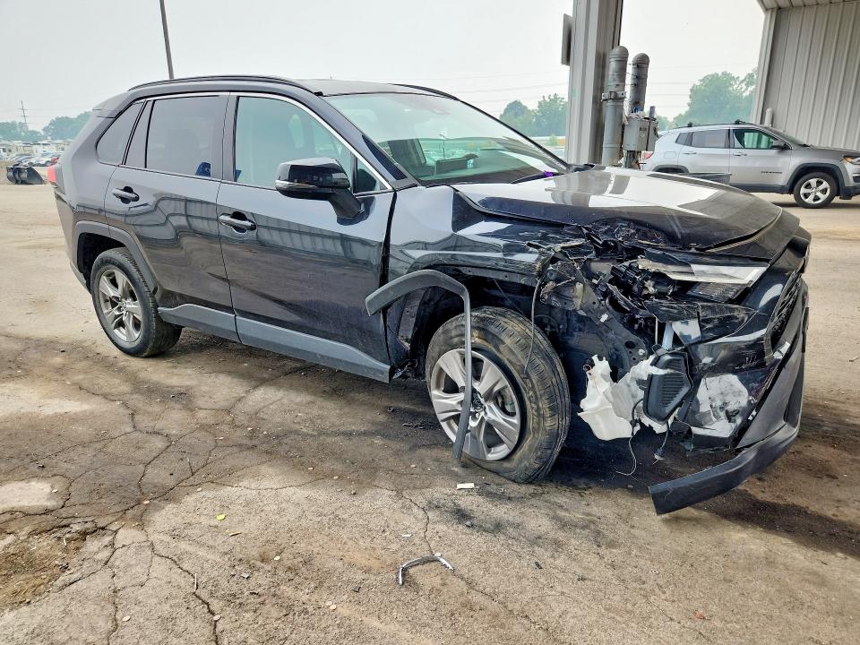 Photo 4 from auction – 2024 TOYOTA RAV4 with VIN 2T3W1RFV2RC261588