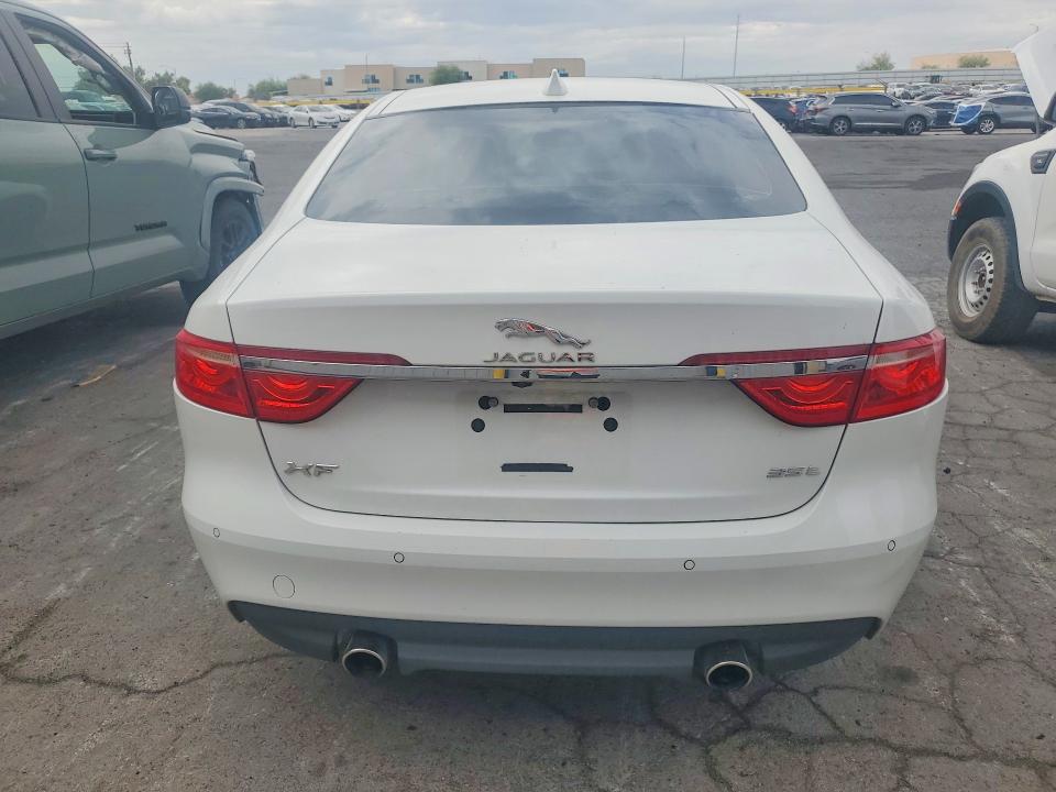 Photo 6 from auction – 2016 JAGUAR XF with VIN SAJBE4BV8GCY13557