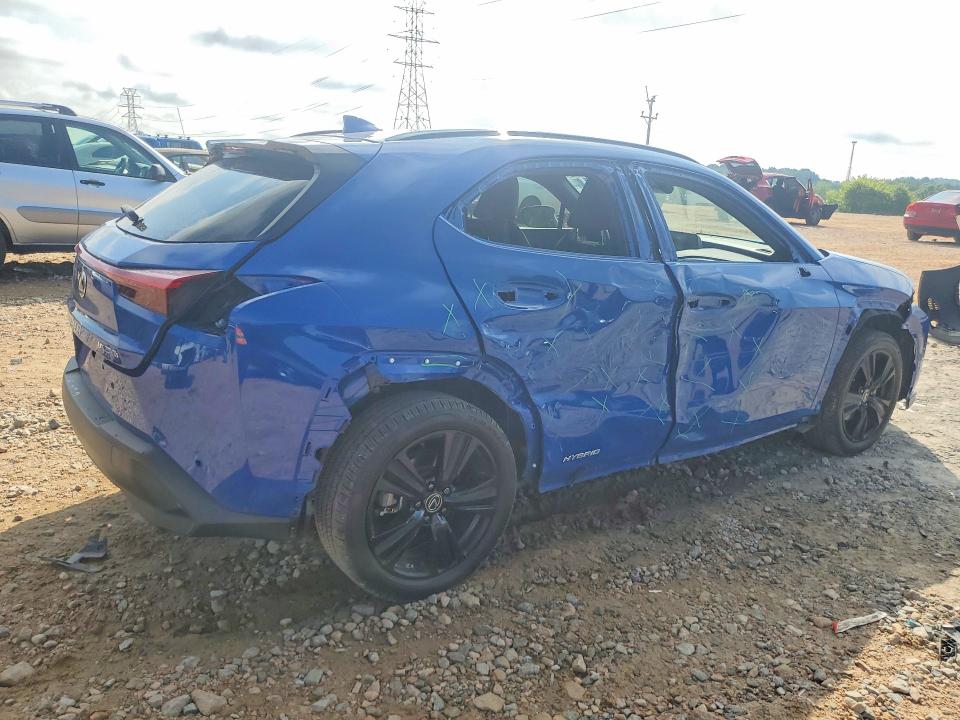 Photo 3 from auction – 2021 LEXUS UX with VIN JTHP9JBH6M2047331