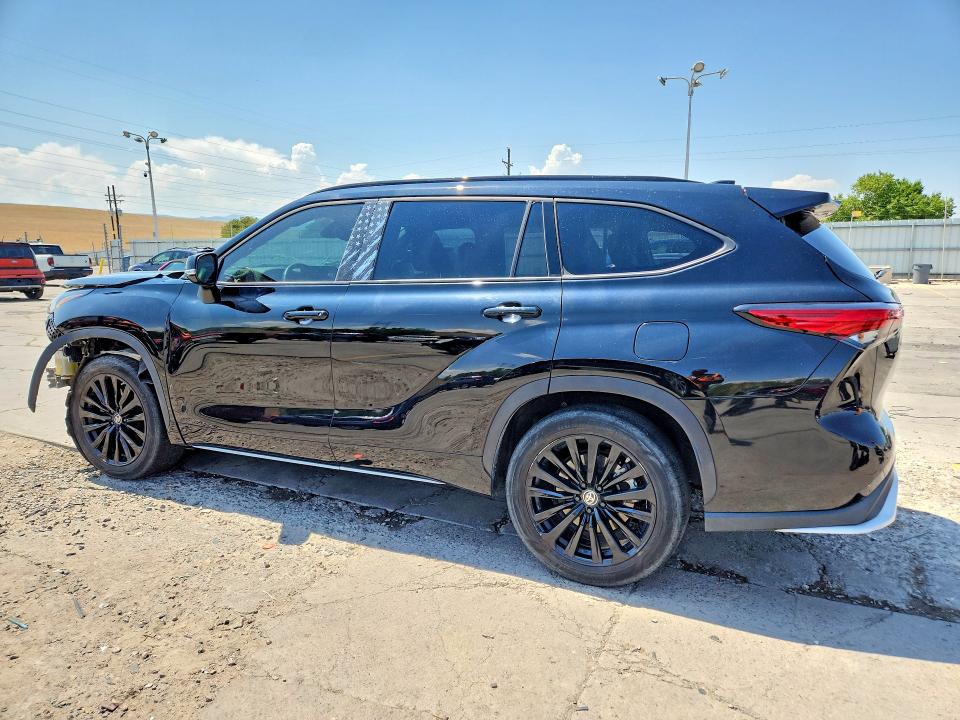Photo 2 from auction – 2023 TOYOTA HIGHLANDER with VIN 5TDKDRAH9PS014671