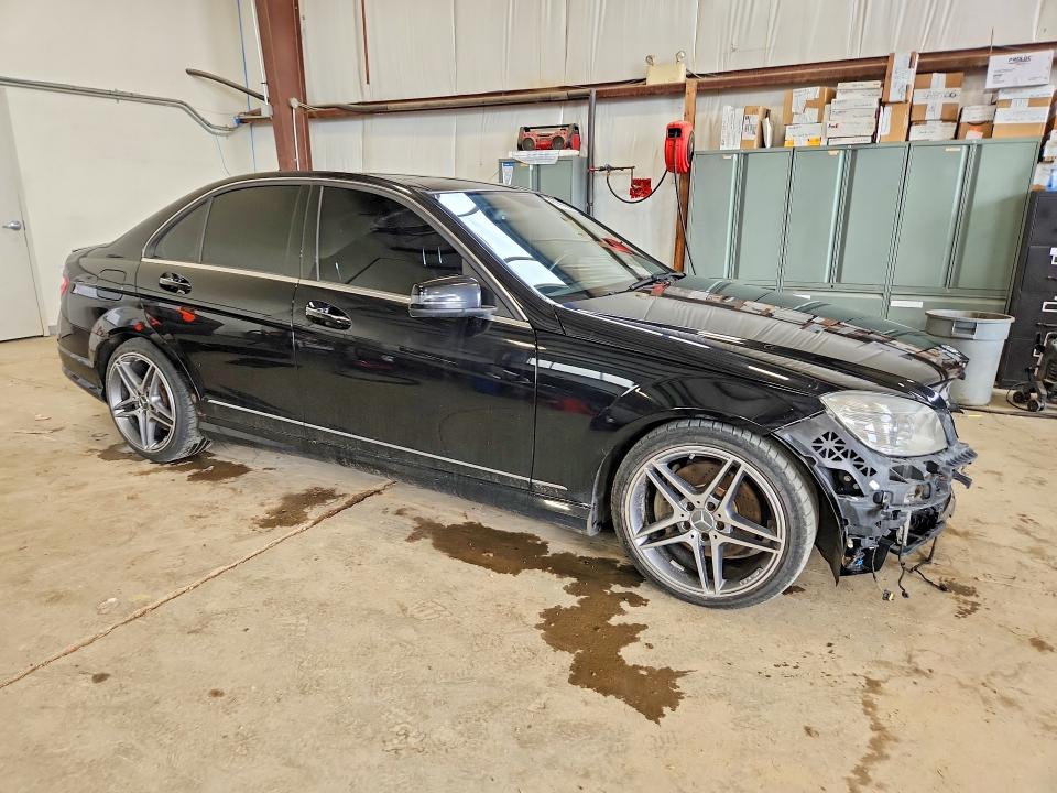 Photo 4 from auction – 2010 MERCEDES-BENZ C with VIN WDDGF8HB5AF508034