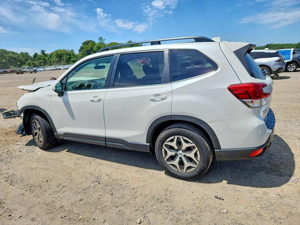 Photo 2 from auction – 2019 SUBARU FORESTER with VIN JF2SKAEC6KH435106