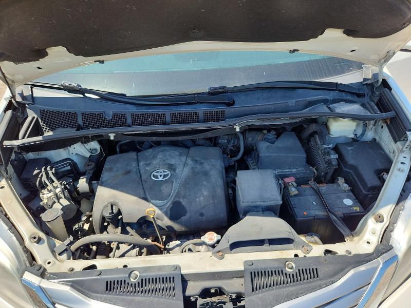 Photo 12 from auction – 2017 TOYOTA SIENNA with VIN 5TDDZ3DC9HS156334