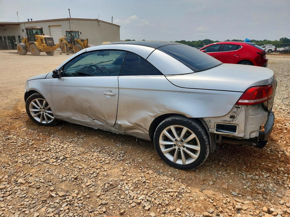 Photo 2 from auction – 2015 VOLKSWAGEN EOS with VIN WVWBW8AHXFV002621