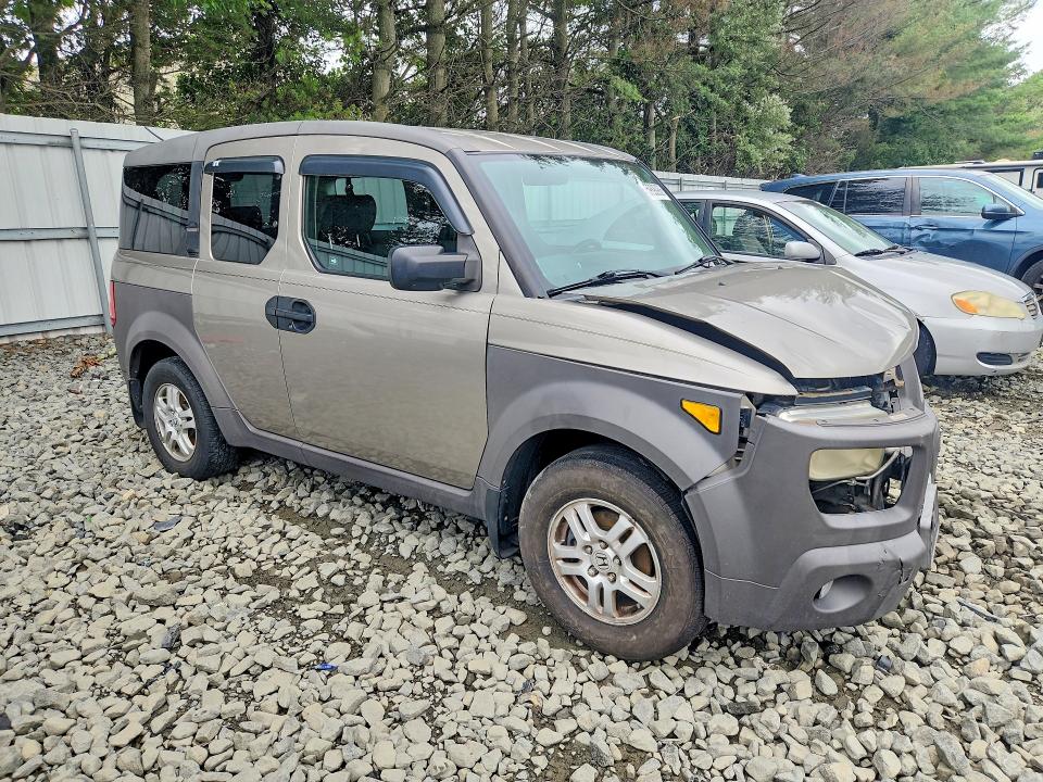 Photo 4 from auction – 2003 HONDA ELEMENT with VIN 5J6YH285X3L052031